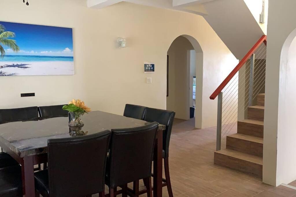 The Pearl - Spacious Air Conditioned 3Bd, 2Bth Villa With Gorgeous Views Old Road Exterior foto