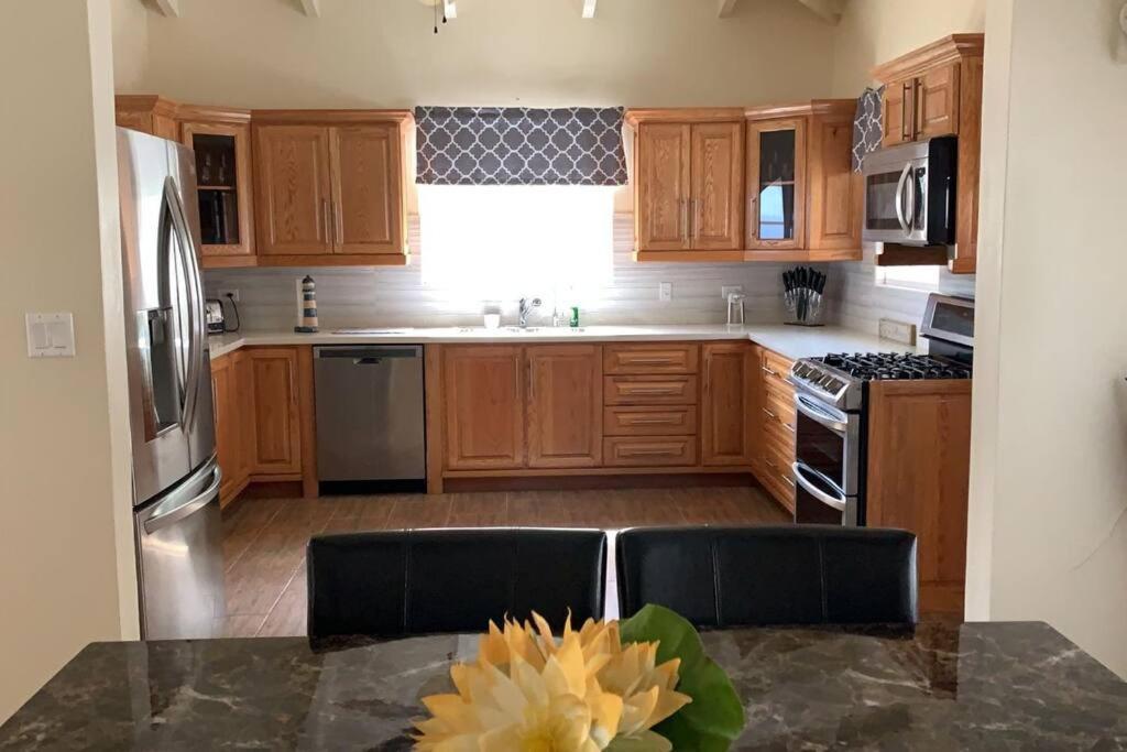 The Pearl - Spacious Air Conditioned 3Bd, 2Bth Villa With Gorgeous Views Old Road Exterior foto