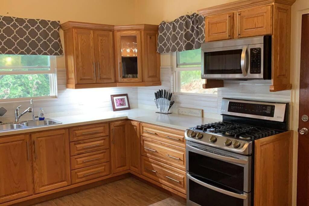 The Pearl - Spacious Air Conditioned 3Bd, 2Bth Villa With Gorgeous Views Old Road Exterior foto
