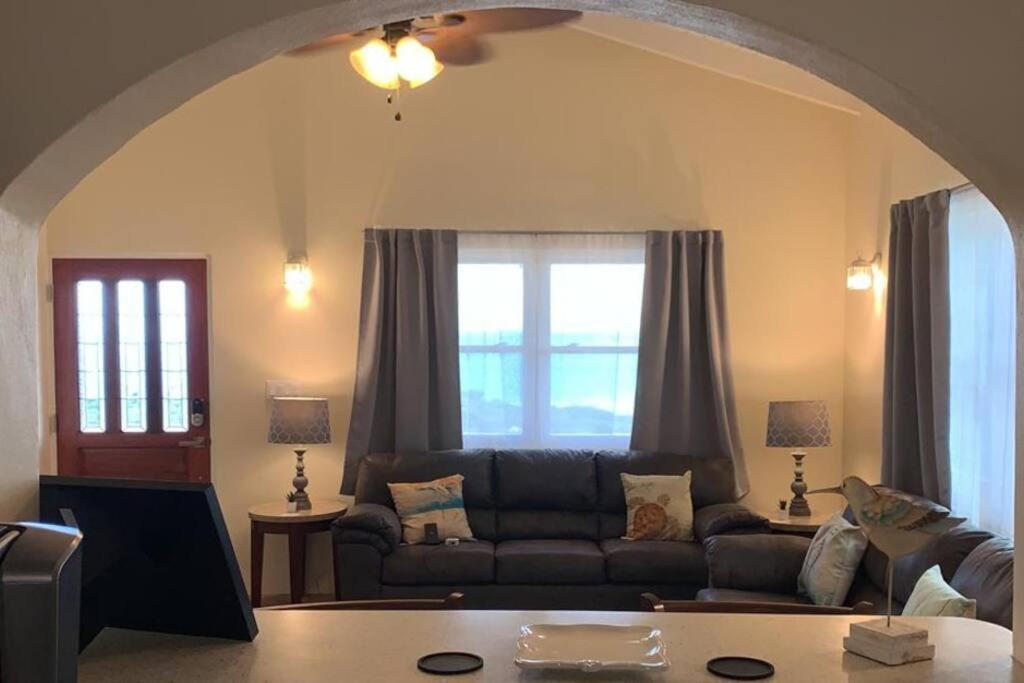 The Pearl - Spacious Air Conditioned 3Bd, 2Bth Villa With Gorgeous Views Old Road Exterior foto